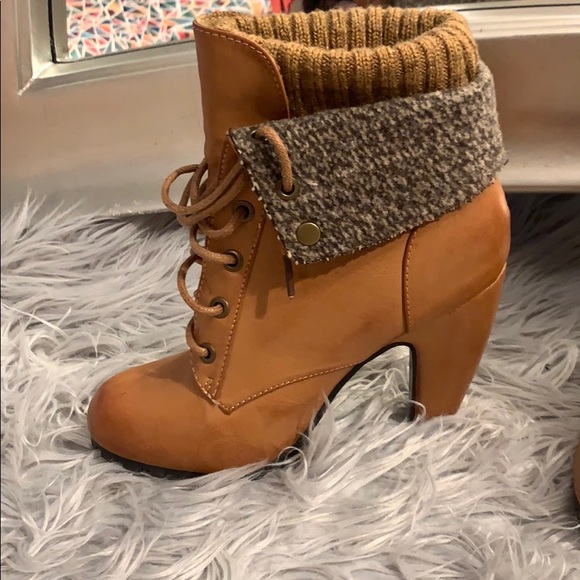 Tan booties - Picture 3 of 4